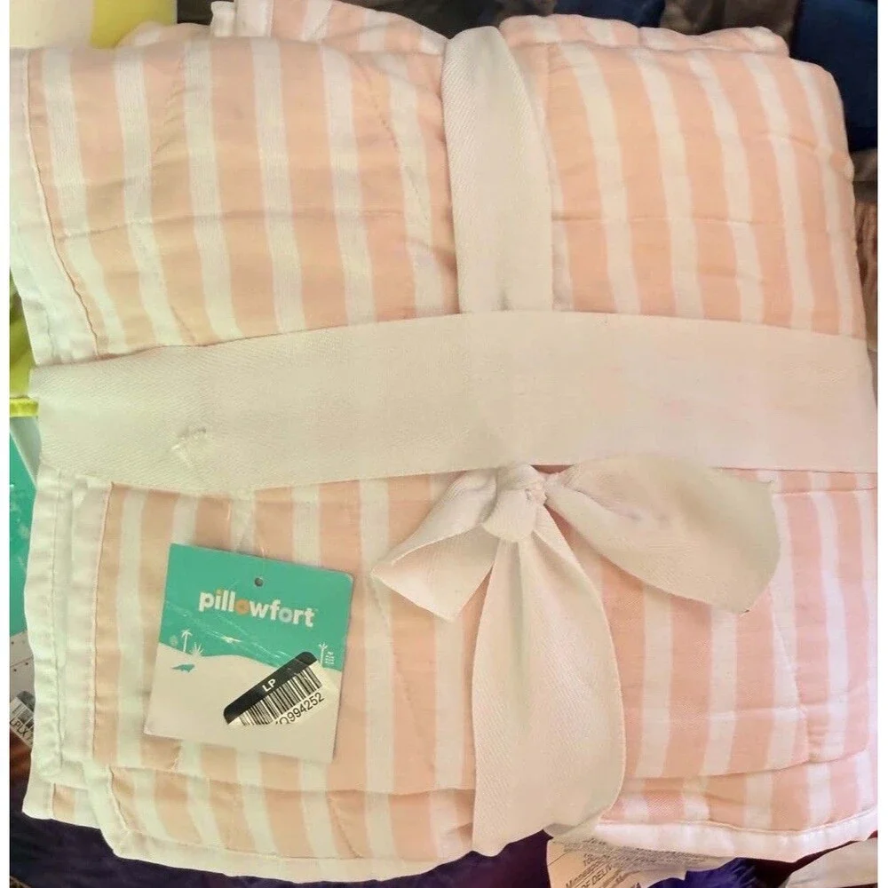 Pillowfort Twin Kids Quilt Pink Chambray Striped Reversible Bedding